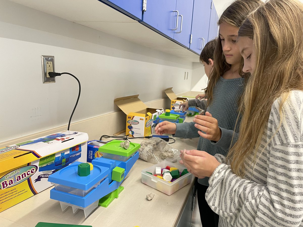 eajumper (@eajumper) on Twitter photo Investing the relationship between motion and mass with catapults. <a href="/dawn_vang7/">Dawn Vang</a> <a href="/gfurlich/">greg furlich</a> <a href="/JbdElem/">JBD Elementary</a> Investing the relationship between motion and mass with catapults. <a href="/dawn_vang7/">Dawn Vang</a> <a href="/gfurlich/">greg furlich</a> <a href="/JbdElem/">JBD Elementary</a>