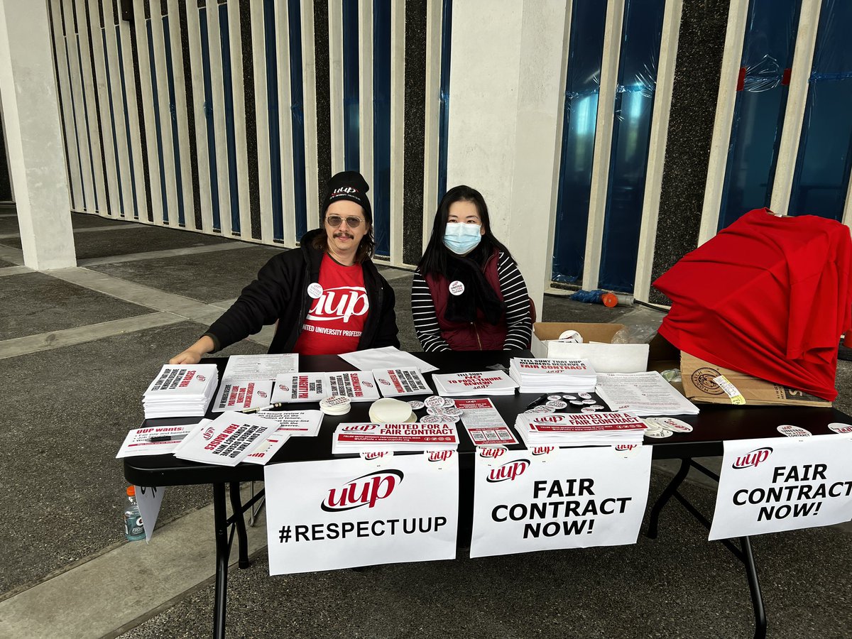 DA_Banks's tweet photo. Out here for @uup_albany during member week making sure everyone #respectuup https://t.co/fwTGv0SUaJ
