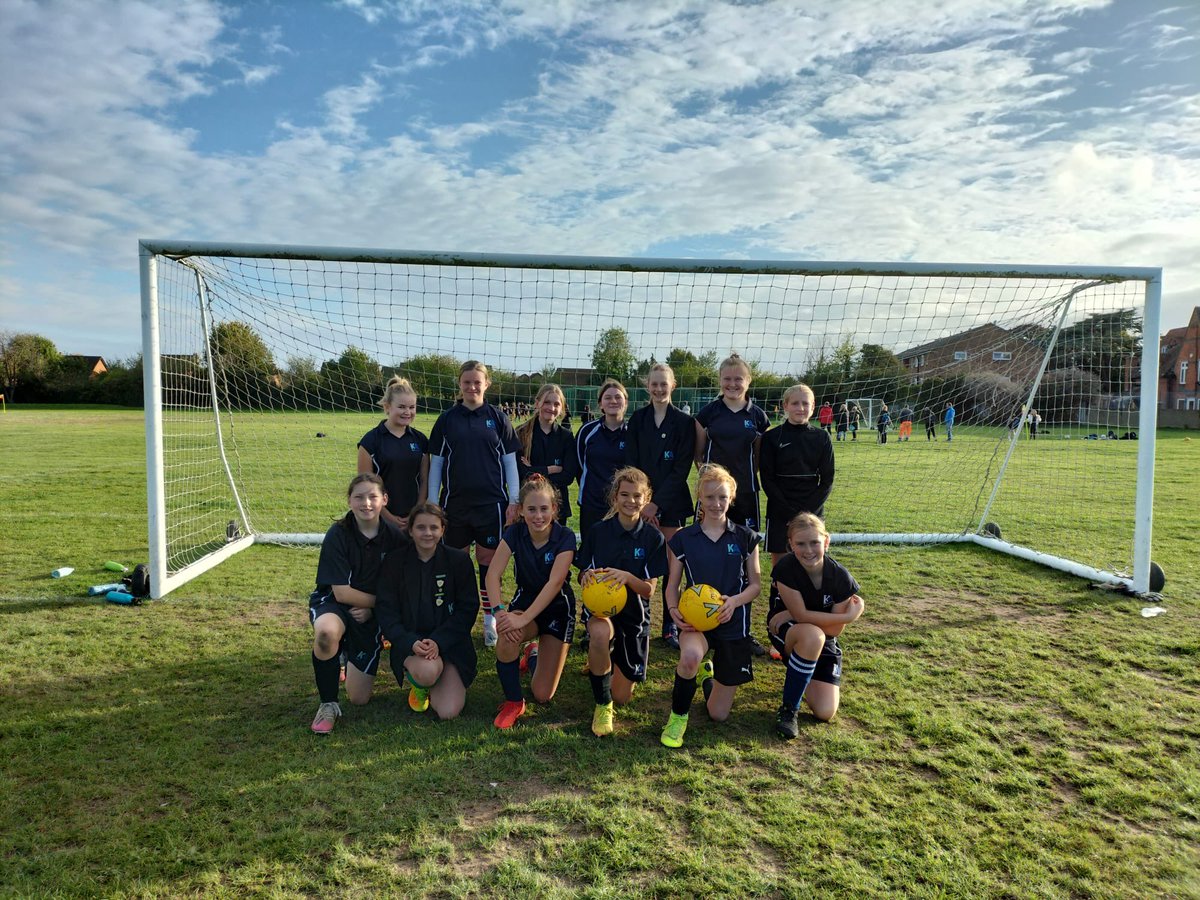 KingAlfredsPE's tweet photo. Our KS3 girls football team this afternoon after their fixture against Kennet School! Mr McCullough
commented on their great attitude throughout. Great work
girls⚽️👊🏼
#letgirlsplay @KennetSchool https://t.co/voDWaQwjJM
