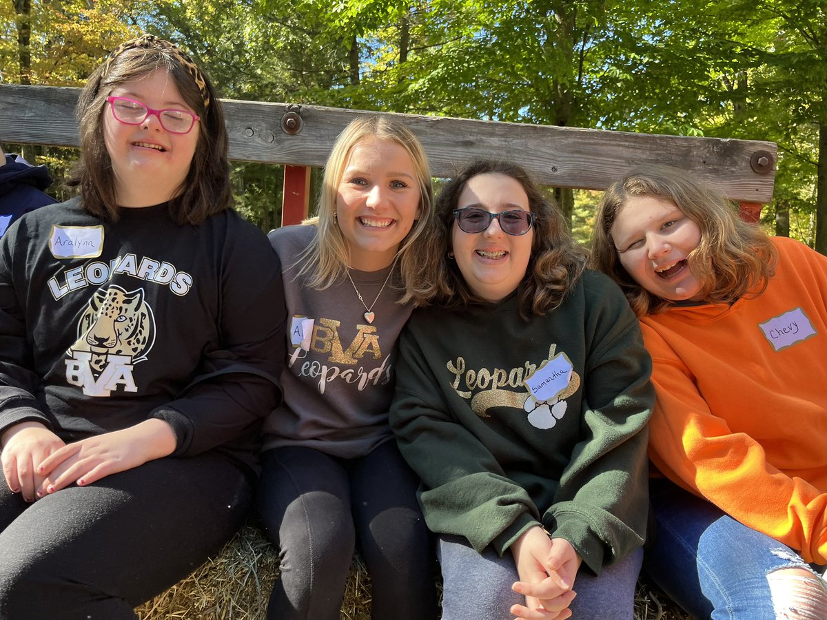 AlexaDaniels23's tweet photo. I had a blast at twin lakes with the bring a friend day !! @BVACoachRod @BVAHS https://t.co/flkUN8psaN