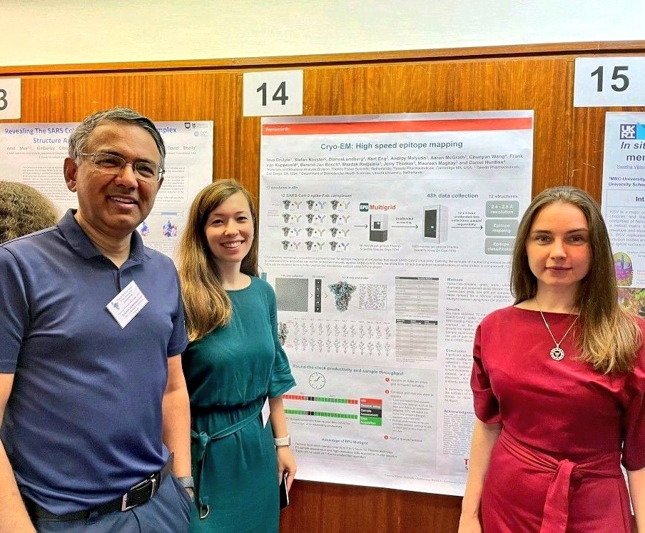 UtrechtVirology's tweet photo. Our high-throughput epitope mapping work with @thermofisher and @TakedaPharma was also presented by @denizugurlar and @EvgeniyaTsedik today! It was great to chat with @cryoem_UBC when he stopped by! https://t.co/TwmiUqZ7Br