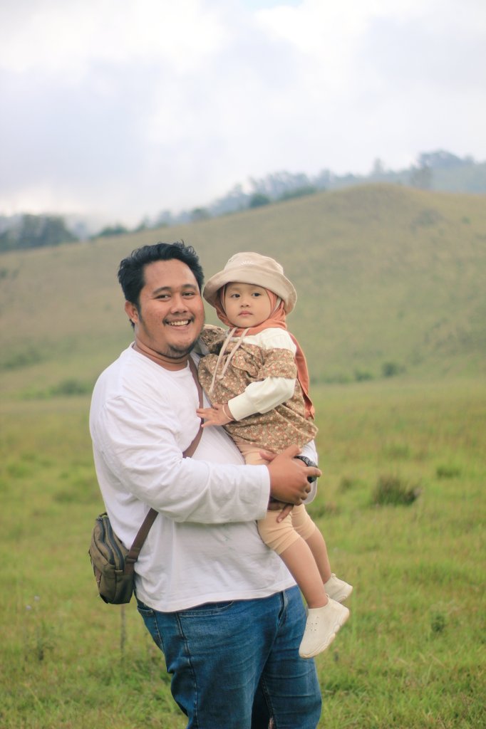 azwinridwan's tweet photo. Sesumpek apapun kita, kalo liat anak pasti ilang sumpeknya. Lvyu nya💕 https://t.co/7lOUDxKcwC