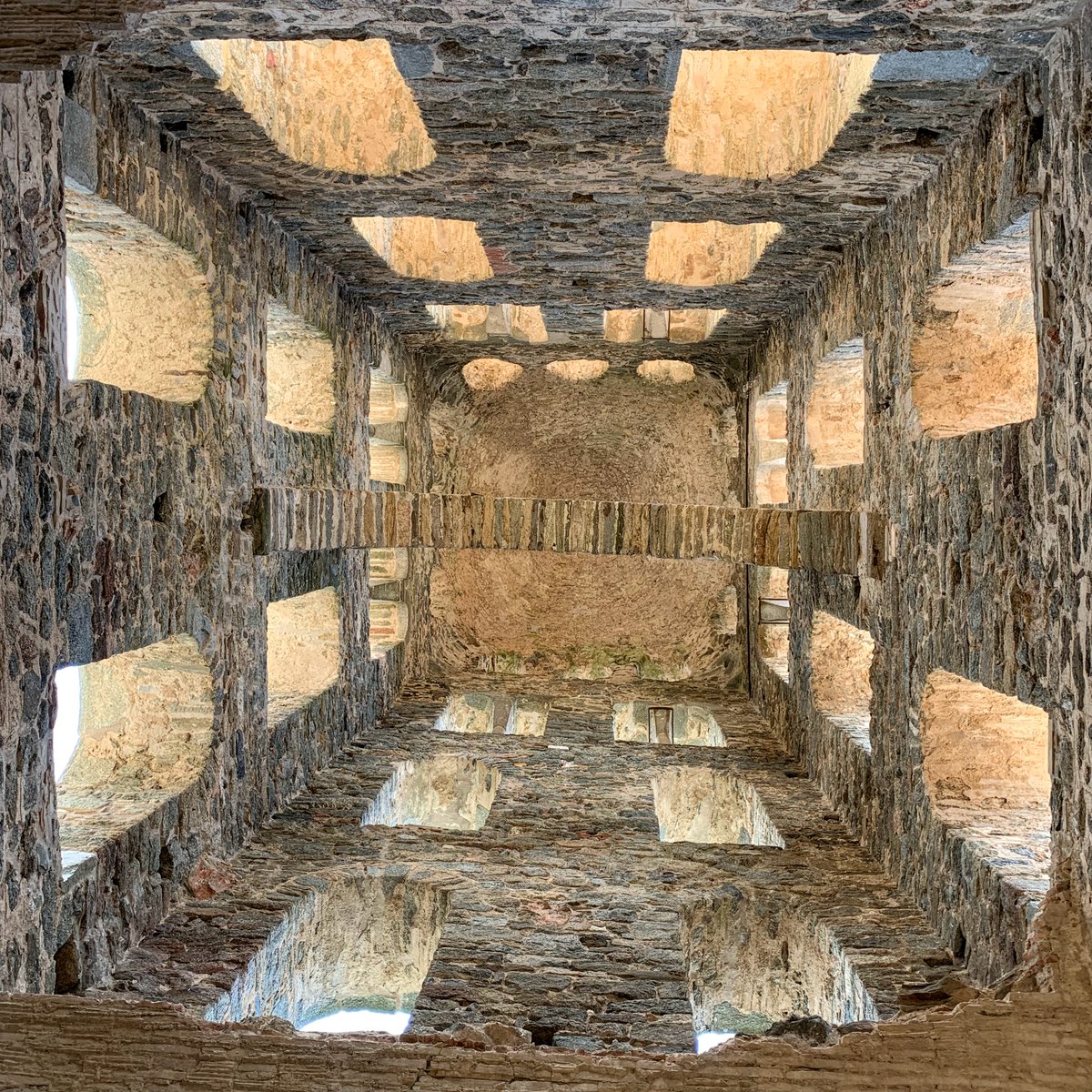 dart_antiquaris's tweet photo. Mil·lenari de Sant Pere de Rodes
5 d'octubre de l'any 1022 / 2022
1️⃣0️⃣0️⃣0️⃣ #SantPeredeRodes 🏛️ #taldiacomavui 🙏#MilAnys 📜 #Consagració ⛪ #millenari #Monestir 1️⃣0️⃣0️⃣0️⃣ #AltEmpordà #PortdelaSelva https://t.co/gO3AvFRhJO