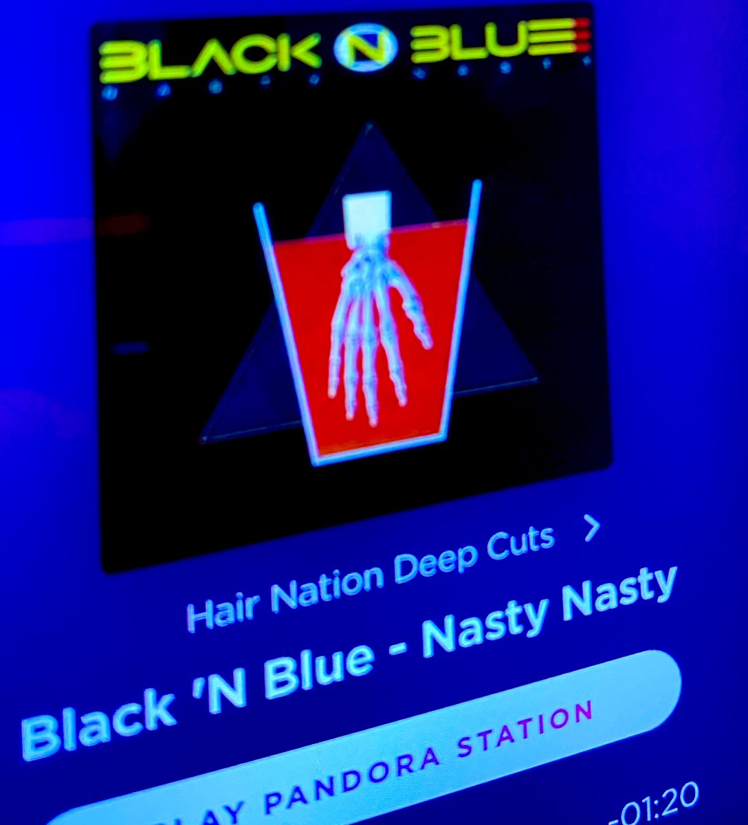 TheGuitarWorld's tweet photo. This “Black N Blue” song came up and I thought it was a cover of KISS’ “Domino” - Then the vocal came in and I thought “Huh?” https://t.co/ZlZpVMAlVi