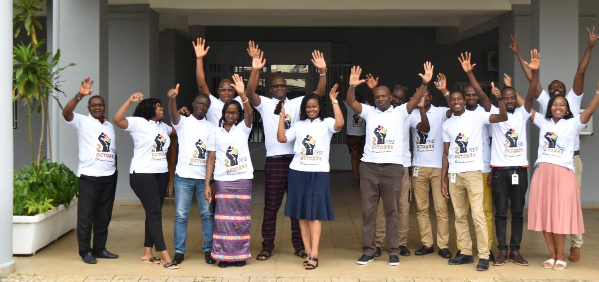 GuilabGN's tweet photo. Le personnel de GUILAB vous souhaite bonne fête d'indépendance !
#GUILAB #GUINEE64 #ConnecterLaGuineeEtLeMonde #IndependanceDay https://t.co/1aUasOuVzn