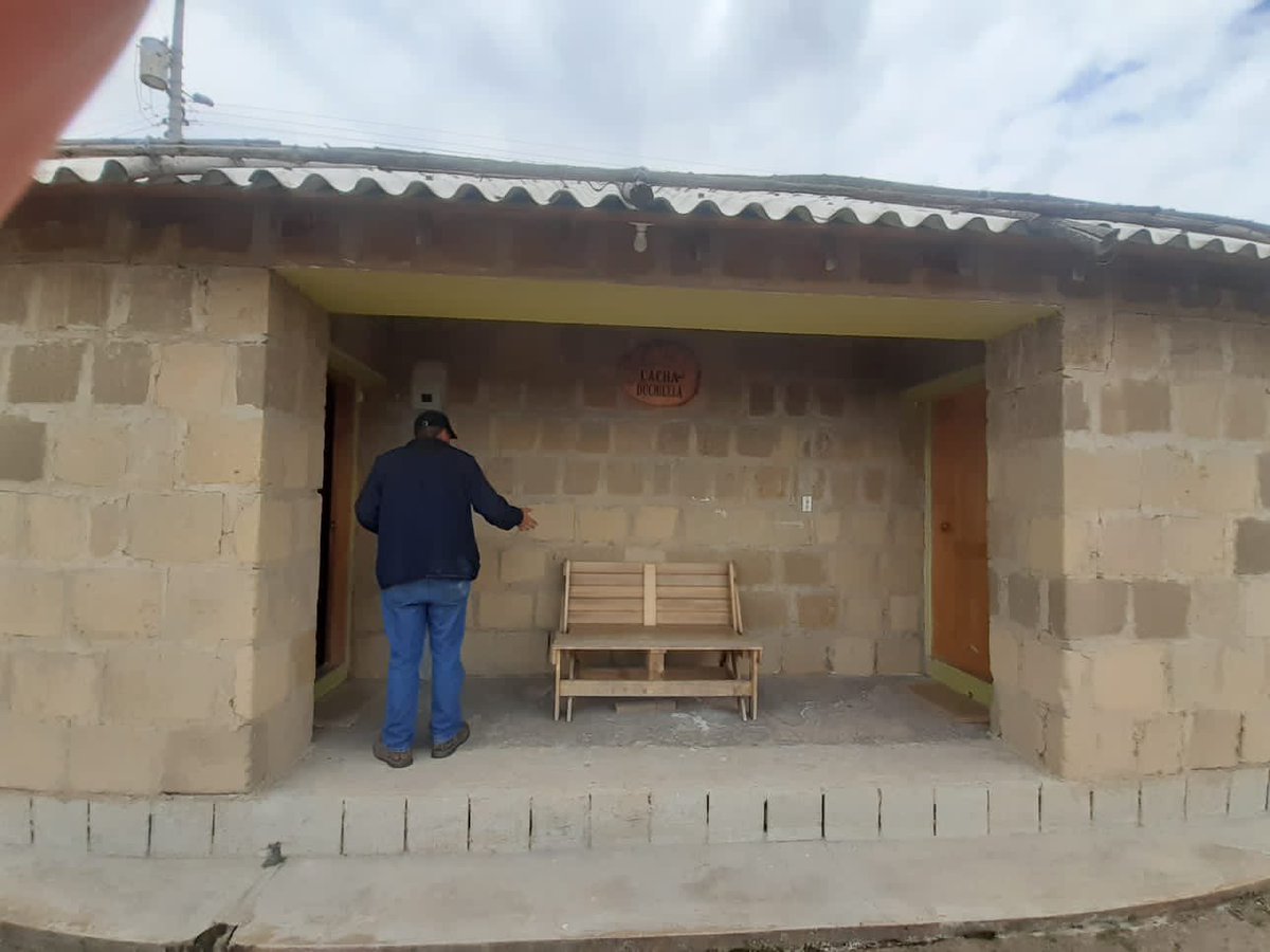 riobamba's tweet photo. La Dirección de #Turismo del @MuniRiobamba realizó un recorrido por el Centro de Turismo Comunitario Pucara Tambo de la parroquia #Cacha con el objetivo de socializar el trámite pertinente para la obtención de la Licencia Unica Anual de Funcionamiento "LUAF". https://t.co/BDfG45SxW9