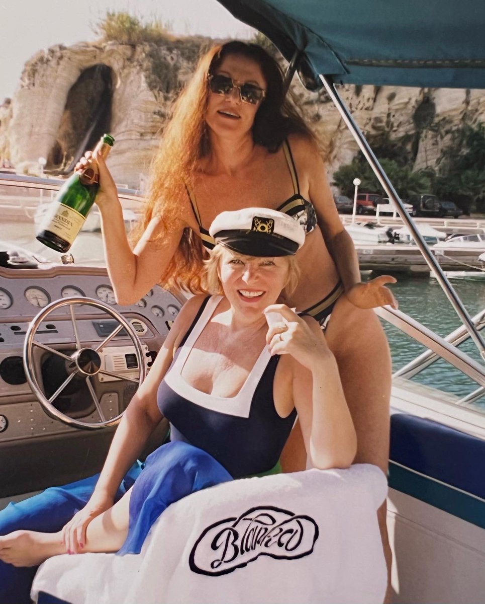 Nádherná vzpomínka….u nás v Libanonu 2002.
Hani jsi nenahraditelná, moc nam chybíš 💔❤️❤️ 
#hanazagorova #stefanmargita