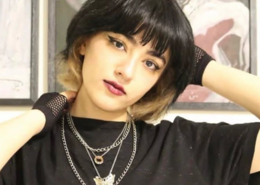 Iartour's tweet photo. Nika Shakrami was a sixteen girl who was the streets to protest her right and gave corpse her family after eight days. We do not have any right of life in this regard.
#مهسا_امینی #نیکا_شاکرمی #OpIran 
#MahsaAmini 
این زیر هشتگ بزنید ریت کنید 🖤🫂 https://t.co/2WGyZQMJyG