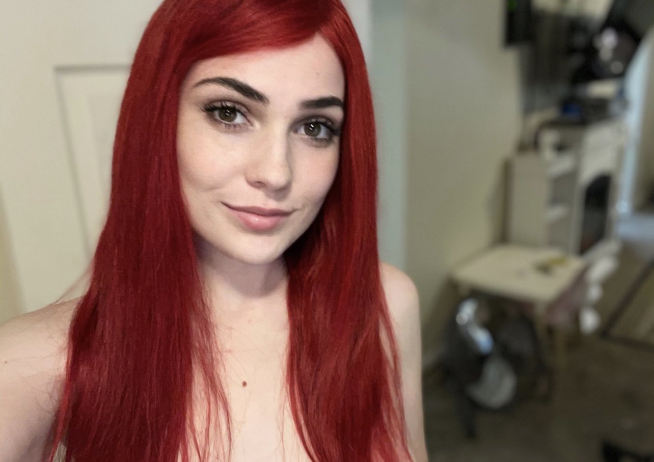 TW Pornstars - EmeraldSkky. Twitter. How are you guys today? Retweet this to show me some love