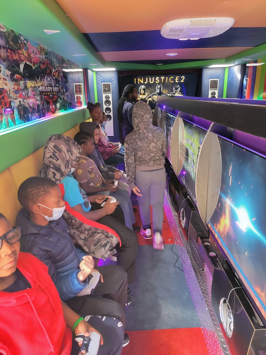 Count Day fun at <a href="/PRMXAcademy/">PRMX</a>! Over 95% of students were in attendance today! Every day counts! Attendance matters! #Cohort2 #letsgo <a href="/Susie92286632/">Nidia Ashby</a>