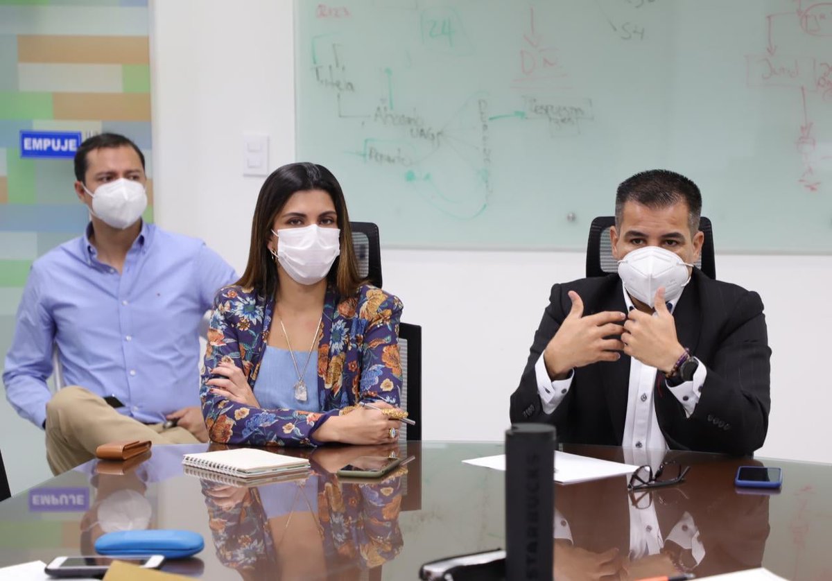 HaciendaCali's tweet photo. Para apoyar la reactivación económica, en compañía de @SecTurismoCali, @DEconomicoCali, el sector gremial y @camaracali realizamos unas mesas de trabajo que llevaron a unos cambios en el calendario tributario 2021, favoreciendo a estos contribuyentes 
#CaliUnSoloCorazón https://t.co/VIDVzLzljo