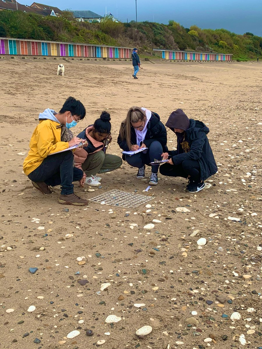 OfficialNUSA's tweet photo. Year 11 had a fantastic time today on their trip to Bridlington on their #Geography field trip! Thankful to our staff who went and proud of our pupils; looks like they had a whale of a time! 🐳#AmazingNUSA #TheNUSAWay #BeachVibes #WeatherIsIdeal ☔️🌧 @HowGeography247 🌊 📋🪨🐋 https://t.co/NpJBWq9Hsp