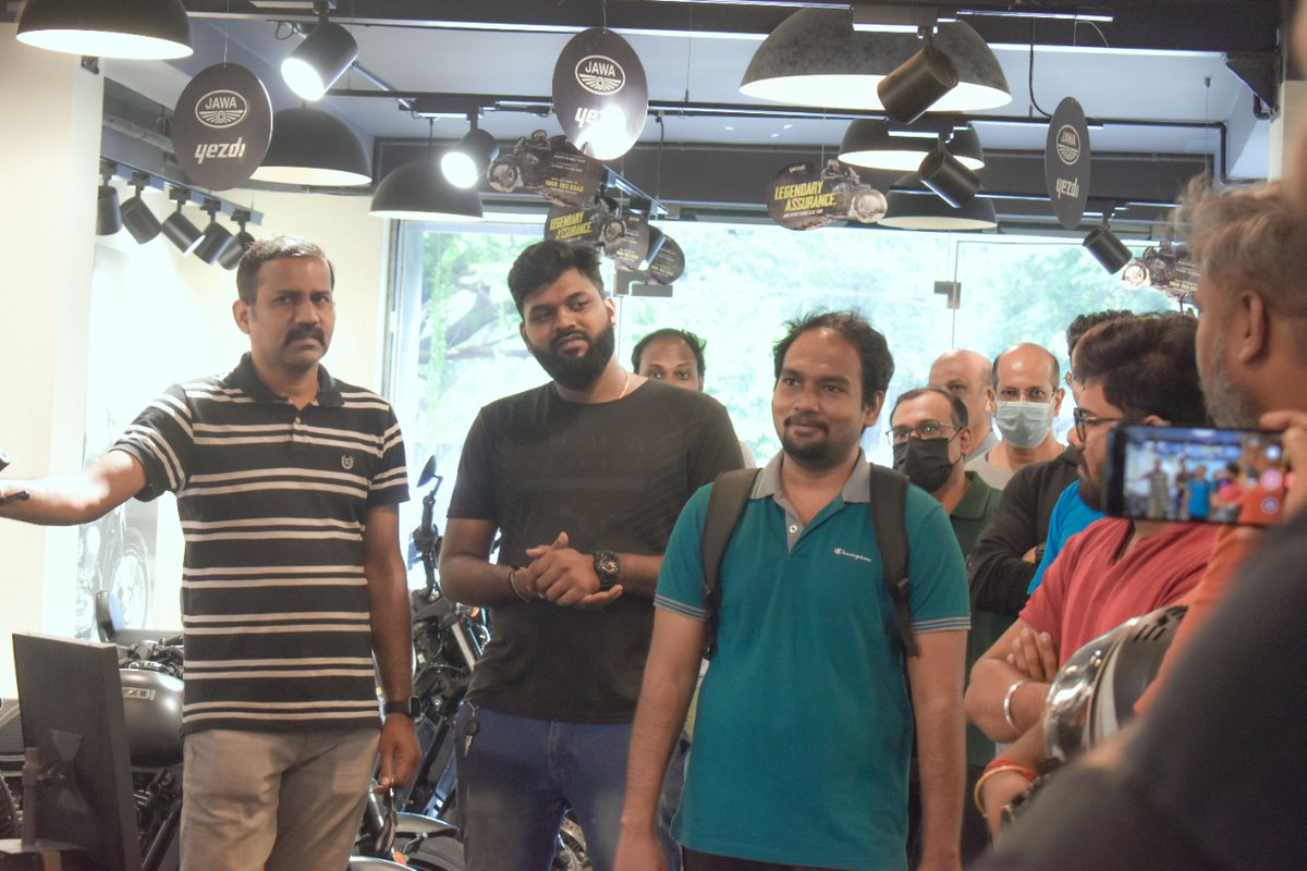 roaringridersc's tweet photo. Highlights from our monthly meet on oct 2nd. #roaringriders #yezdi #jawa #roadsafetyforall #JawaMotorcycles #roaringridersclub #jawayezdiRajkamal Rajkamal Jawa Yezdi Rajdoot Riders Chennai https://t.co/PwQyB1EasR