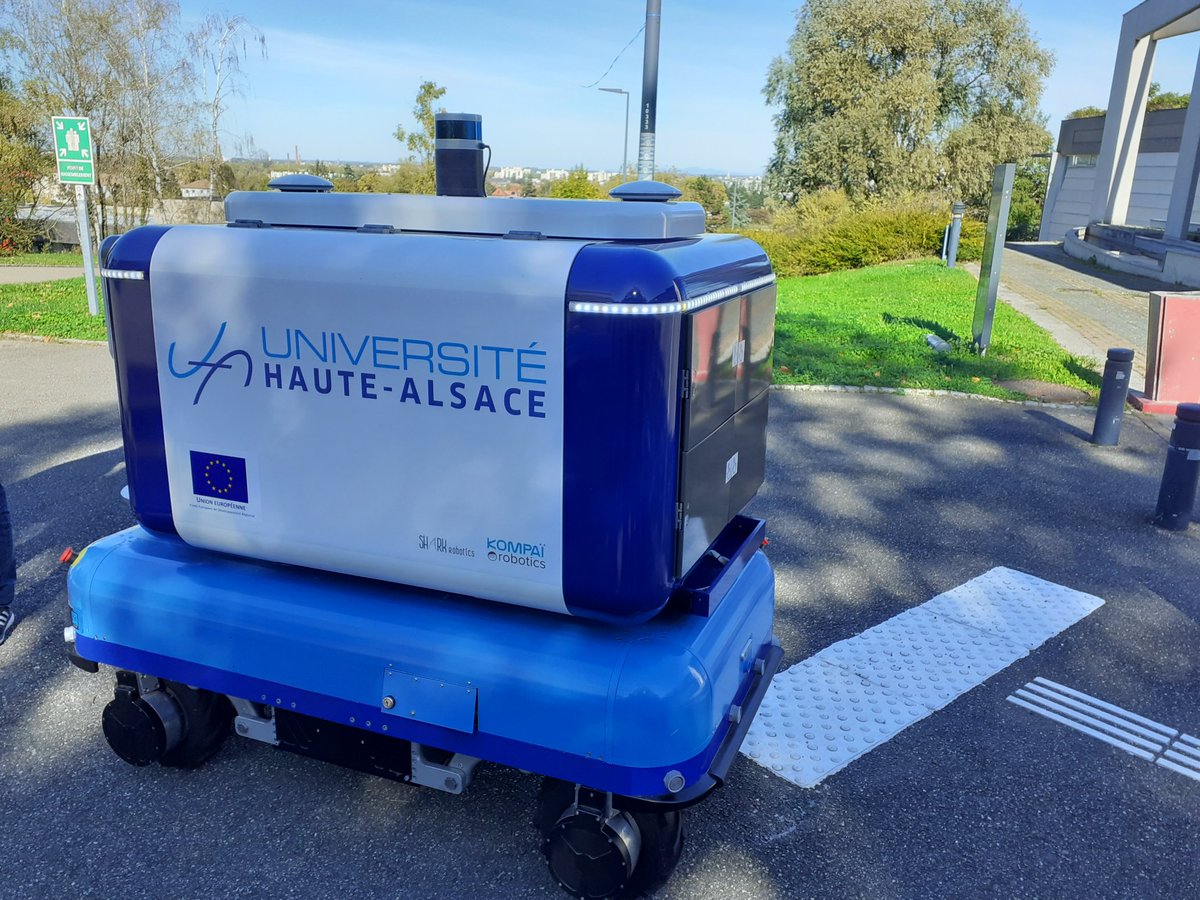 GrandEstEurope's tweet photo. A #Mulhouse, recherche, innovation, ambition industrielle et européenne ! Merci à @MulhouseAgglo, @UHA68 et @StellantisFR pour leur accueil !
#Transport #Durabilité #Eucor #Epicur #FEDER #Matériaux #RhinSupérieur #RéseauxEuropéens https://t.co/3FDWpVivTF