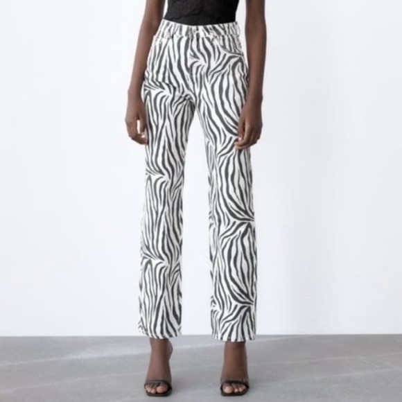 PlaidPosh's tweet photo. So good I had to share! Check out all the items I'm loving on @Poshmarkapp #poshmark #fashion #style #shopmycloset #forever21 #princesspolly #zara: https://t.co/DdeAPTB77d https://t.co/1b9mY5ux2l