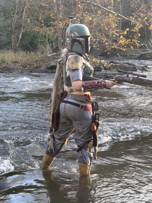 Double cheeked up on a Wednesday afternoon. https://t.co/fnrDTBrfx5<a href="/tag/mandalorian"class="tags"><span>#mandalorian</span></a>