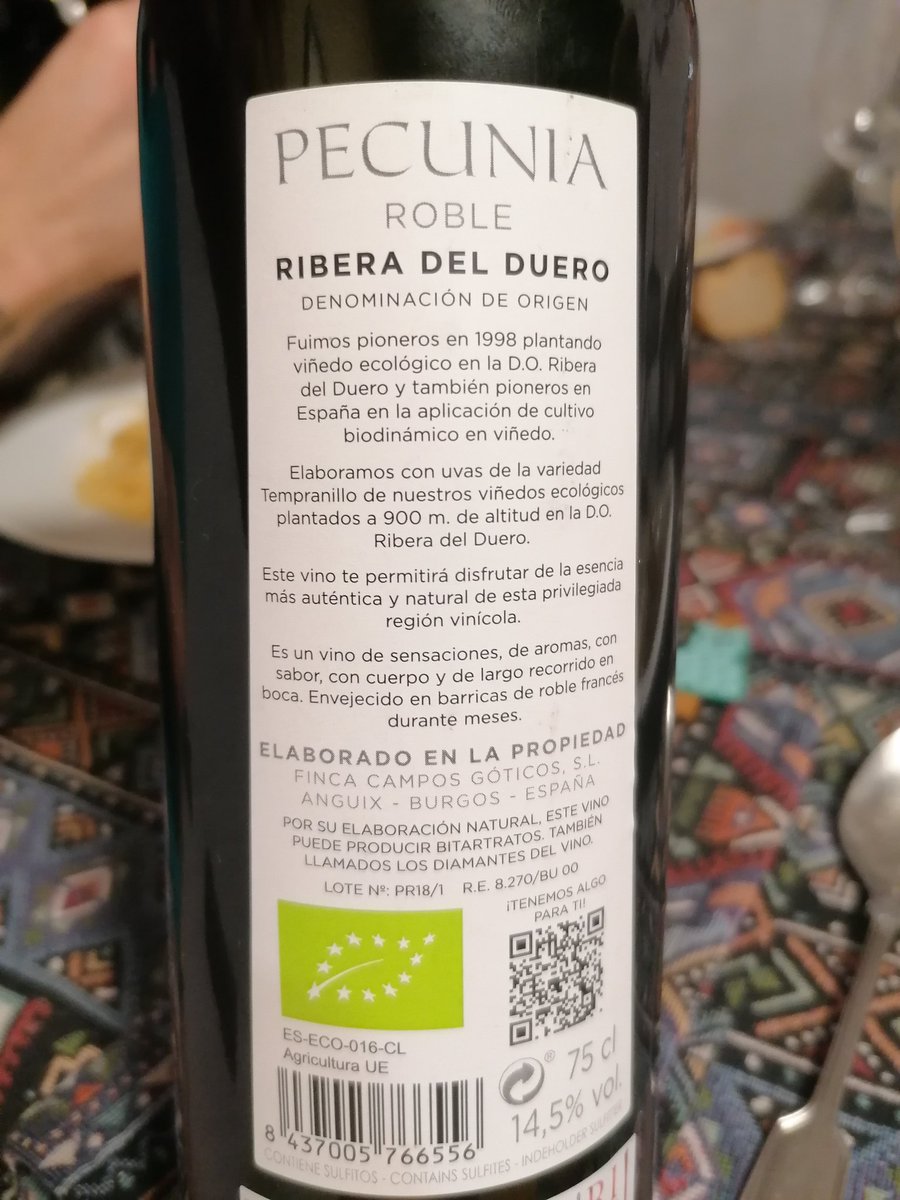 Qué vinazo hace esta gente en Anguix (Burgos), ecológico, biodinámico y yo añadiría atómico!! Lo demás en la contraetiqueta con la que estoy muy de acuerdo.