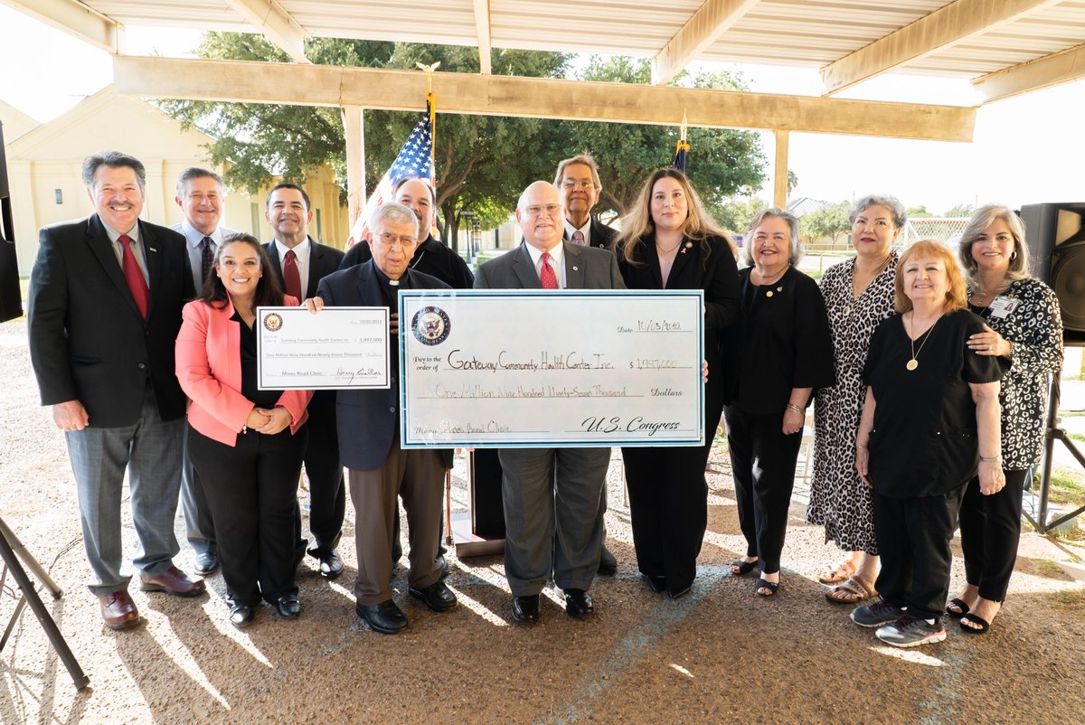 GCHCTexas's tweet photo. Gateway Community Health Center is proud to announce $1.9 Million Dollars in funding from Congressman Henry Cuellar for the Mines Road Family Medicine Clinic.

#gatewayhealthfamily #laredotx #zapatatx #hebbronvilletx #familymedicine https://t.co/1xokKuOdzT
