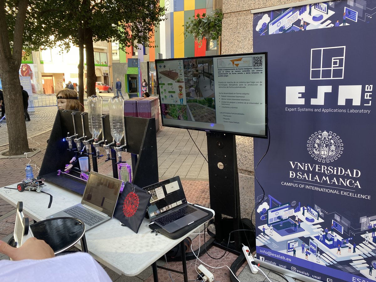 Desde el Grupo de Investigación ESALAB queremos agradecer la invitación por participar en la Noche Europea de los Investigadores
Dar la enhorabuena a la organización de la <a href="/UCCiUSAL/">Unidad de Cultura Científica y de la Innovación</a>  por su trabajo y dedicación.