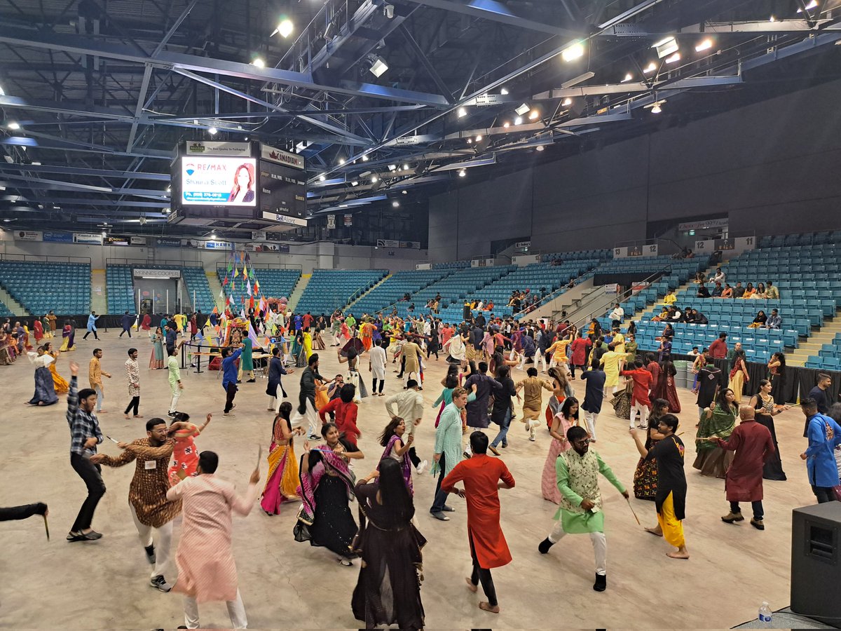 Ritchie_v's tweet photo. More than 800 people dancing gracefully. Navratri was first ever in #Moncton https://t.co/h07j4CHY7F