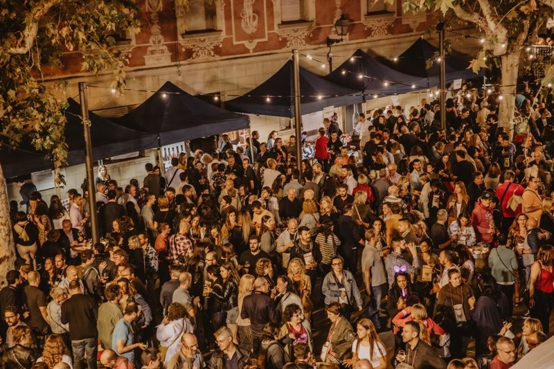 AjuntaMartorell's tweet photo. 🍷El #Vimart repeteix ubicació a l’aparcament del Vapor i convida la DO Alella #FestaRoser
➡️https://t.co/xs0traDT95 https://t.co/gwUHaf9TyX