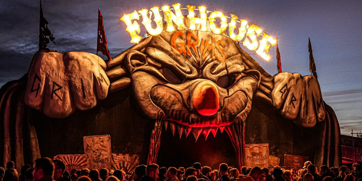 Traumatica_off's tweet photo. Enter our #FestivalOfFear where we might #scare you to death... Don't visit us alone as your chances of survival will increase with a companion! 🤡💉💀 https://t.co/GUBPY3uF0X