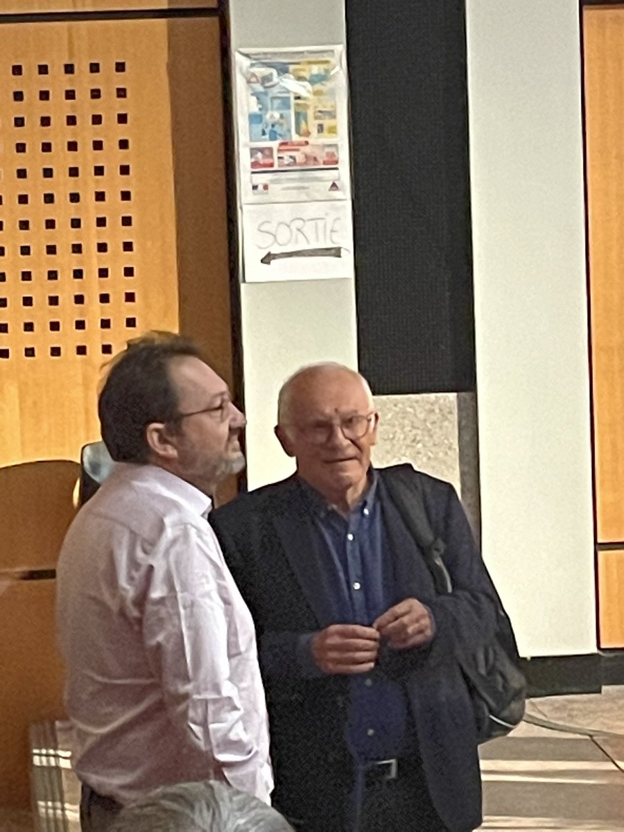 JolyCPE's tweet photo. Préparer le concours en lisant du François Dubet et être honorée de le saluer aujourd’hui. Merci #Ecolhuma https://t.co/JvPbbKVPxq