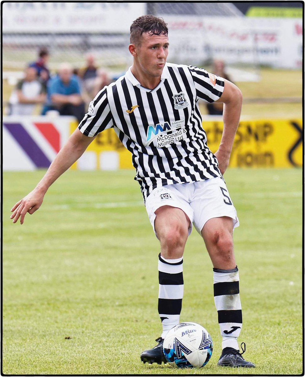 Signing News ✍️ We are delighted to announce Jake Dolzanski has signed a one year extension to his contract. This will see the centre back remain at Borough Briggs until Summer 2024. ⚫️⚪️