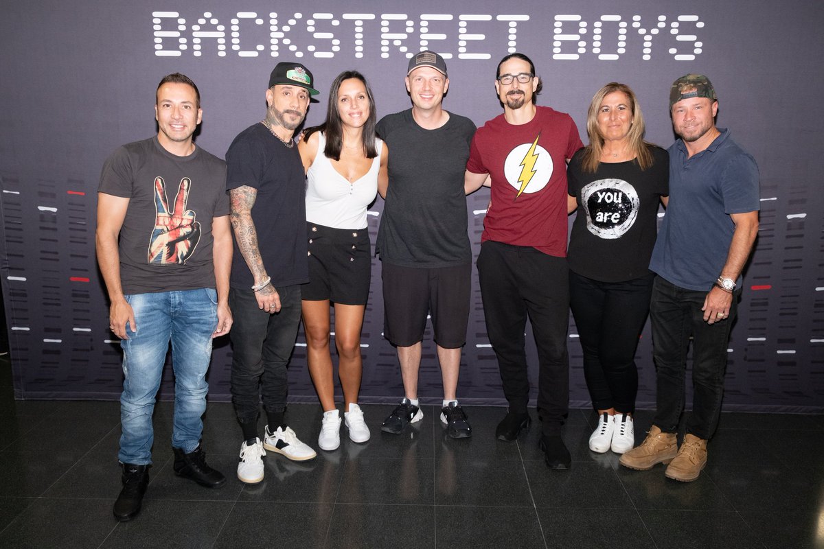 alexia84's tweet photo. 1st round of 5 #DNAWorldTour2022 #BSBMAD #belgiangirlsondnatour what a night 🔥 @backstreetboys @nickcarter @kevinrichardson @aj_mclean @howied @brian_littrell @Pilouchi https://t.co/bTjktfG524