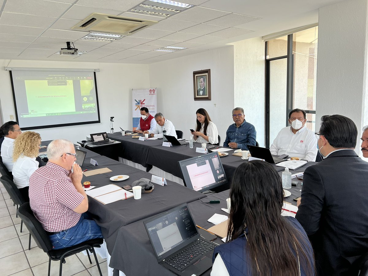davidindico's tweet photo. Hoy con mucho gusto  y honor presidí la sesión No.90 de la Comisión Consultiva Regional del Infonavit en donde revisamos la agenda estratégica de vivienda del Estado de Oaxaca https://t.co/dyv4Mvj2CH