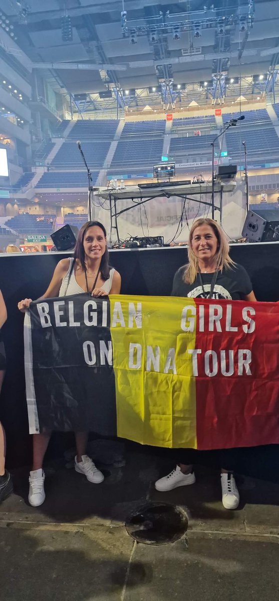 alexia84's tweet photo. 1st round of 5 #DNAWorldTour2022 #BSBMAD #belgiangirlsondnatour what a night 🔥 @backstreetboys @nickcarter @kevinrichardson @aj_mclean @howied @brian_littrell @Pilouchi https://t.co/bTjktfG524
