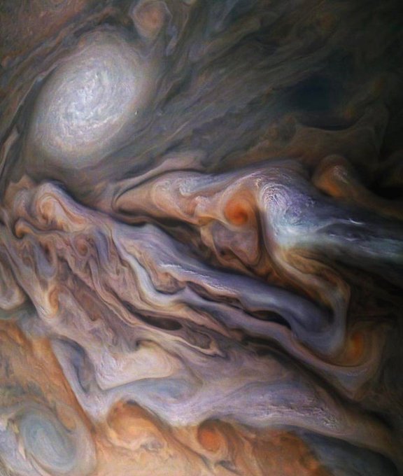 One of the closest pictures taken of Jupiter's surface image credit: NASA/ESA More: cutt.ly/gT7Wpl4