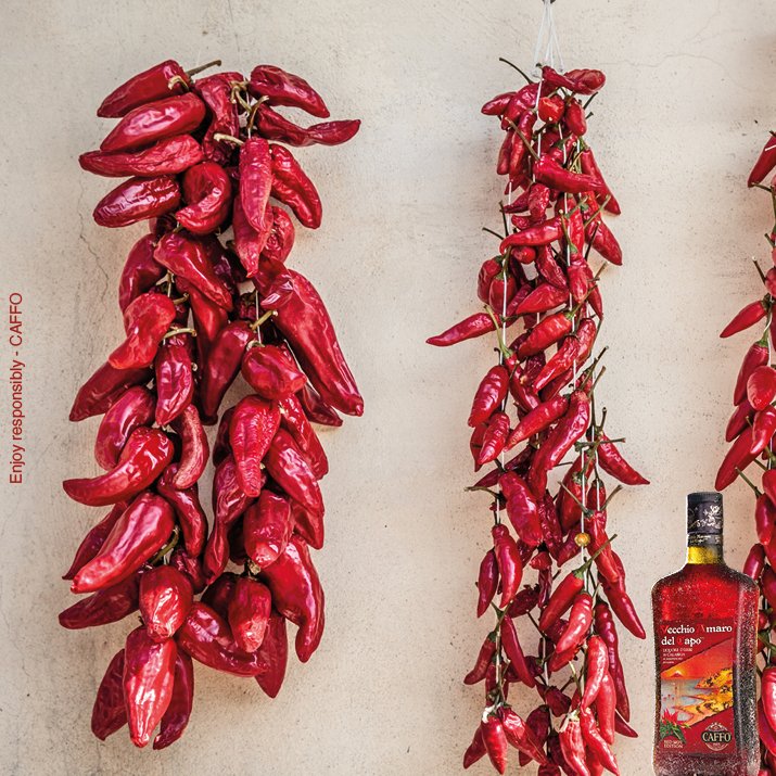 ¡Recuerda la calidez del verano con el picor del peperoncino calabrés (ají picante)! 
:: Vecchio Amaro del Capo Red Hot Edition ::
