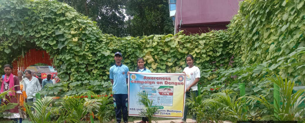 BeldaCollege's tweet photo. Dengue Awareness campaign at Durga Puja pandal - one of the pandal was made by natural vegetable plant. https://t.co/FDLdiRCPze