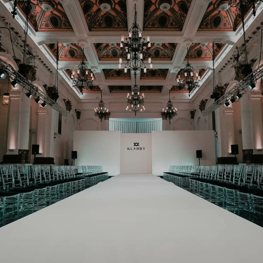 themed_creative's tweet image. Last week we provided lighting for #Klamby for #LondonFashionWeek 😲

What an honour!

#London #LFW #FashionWeek #Fashion #Lighting #LightingDesign #Production #BehindTheScenes #TechnicalAV #MovingLights