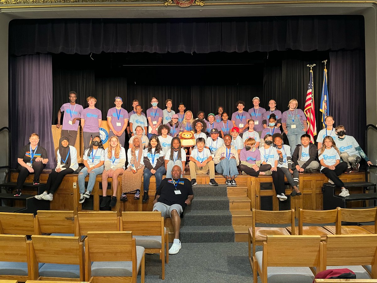 bt_mpls's tweet photo. Breakthrough Minneapolis at Blake had a PHENOMENAL first SYP session last Saturday! We played games, started watercolor paintings and ceramics, played basketball and foursquare, and brought out Sir Francis III! 

Peep our new shirts in the last photo https://t.co/9w6Ykiw1nP