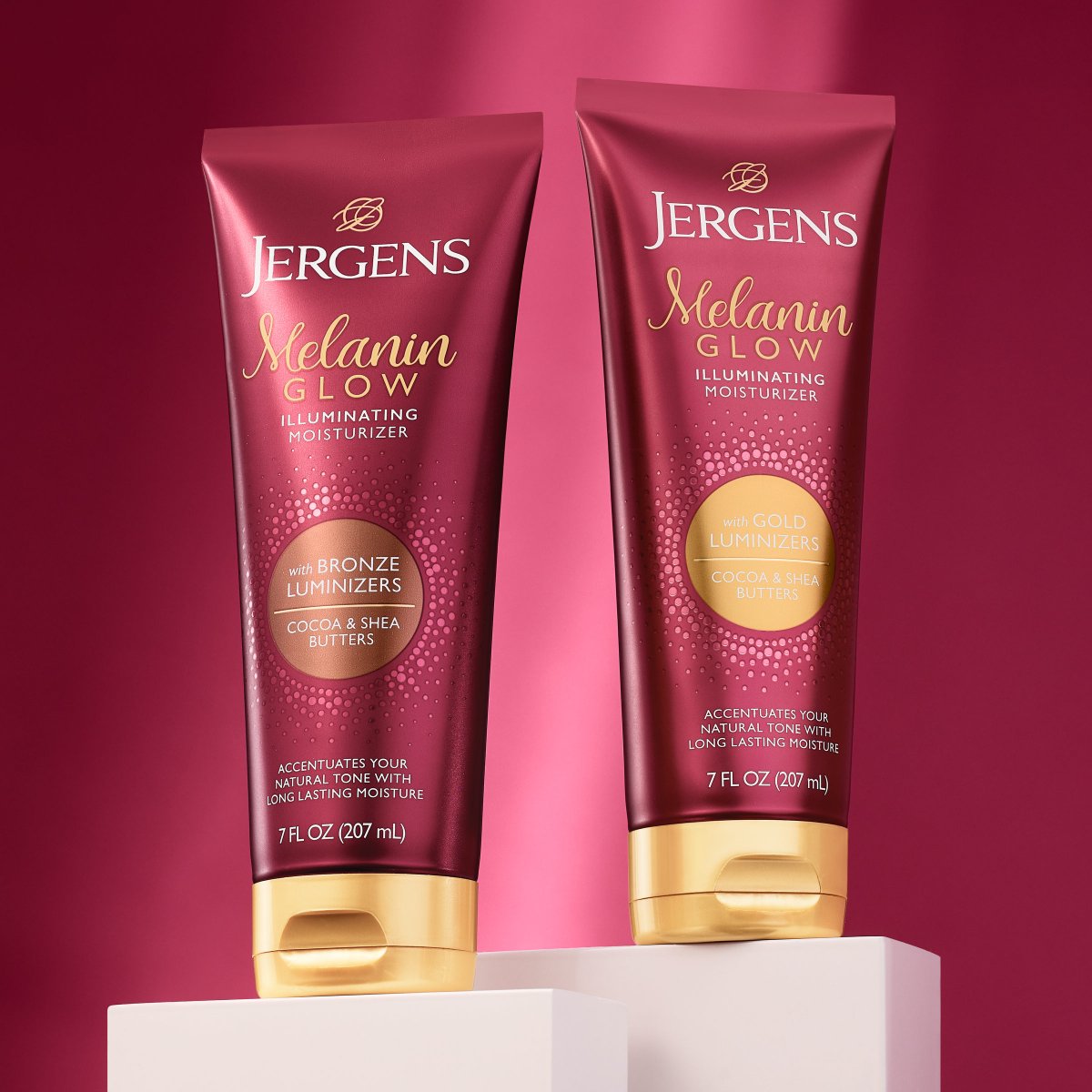 Say hello to Jergens Melanin Glow! 🤩 These illuminating moisturizers come in two beautiful shades to accentuate melanin rich skin tones 💜