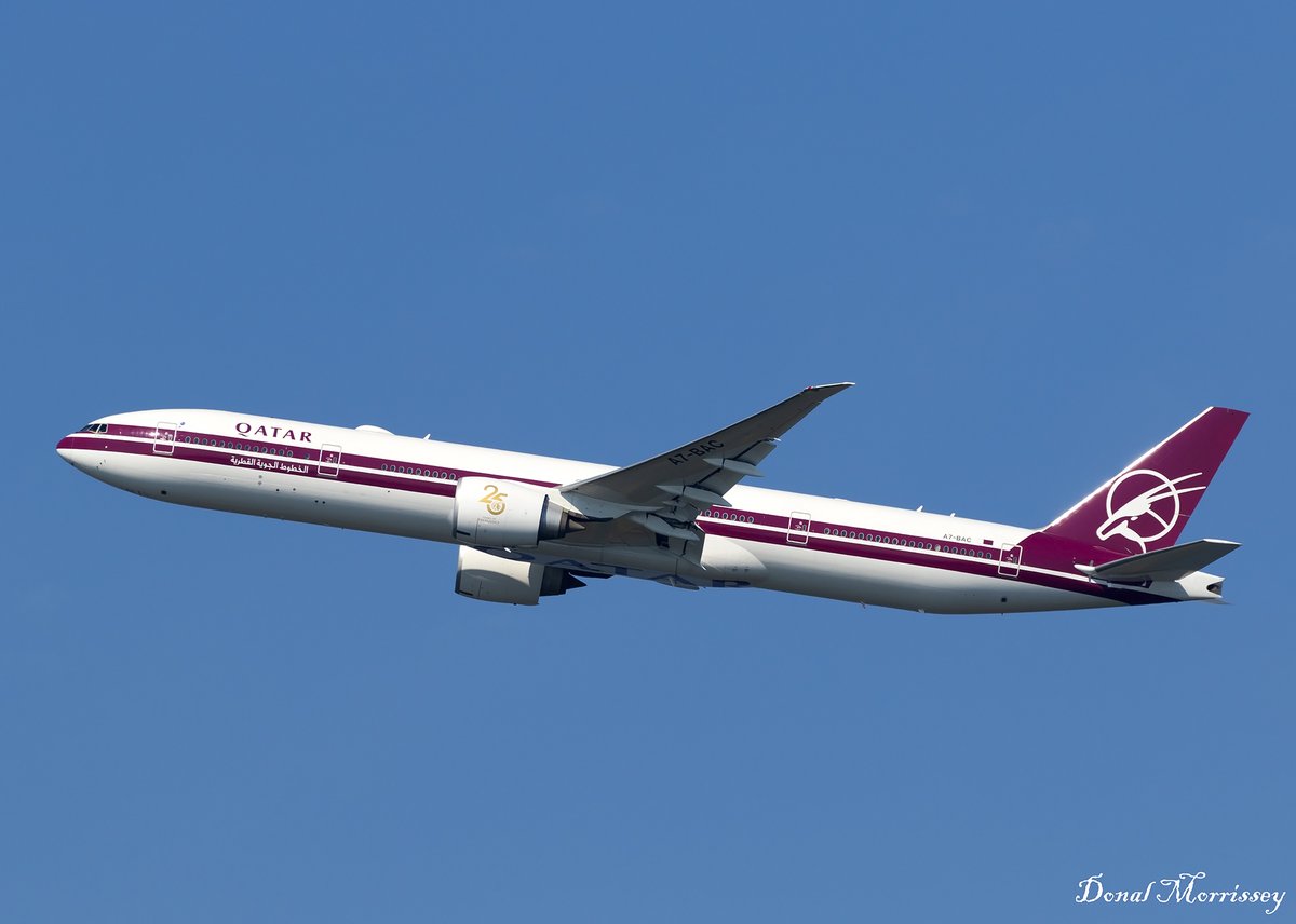 Climbing out of <a href="/JFKairport/">John F. Kennedy Airport</a> on a sunny day <a href="/qatarairways/">Qatar Airways</a> 777-3DZ(ER) A7-BAC in 25th Anniversary Retro Livery.
#avgeek #aviation #airline #airtravel #boeing #qatarairways #retro #JFKAirport #NewYork #planespotting #Blueskies