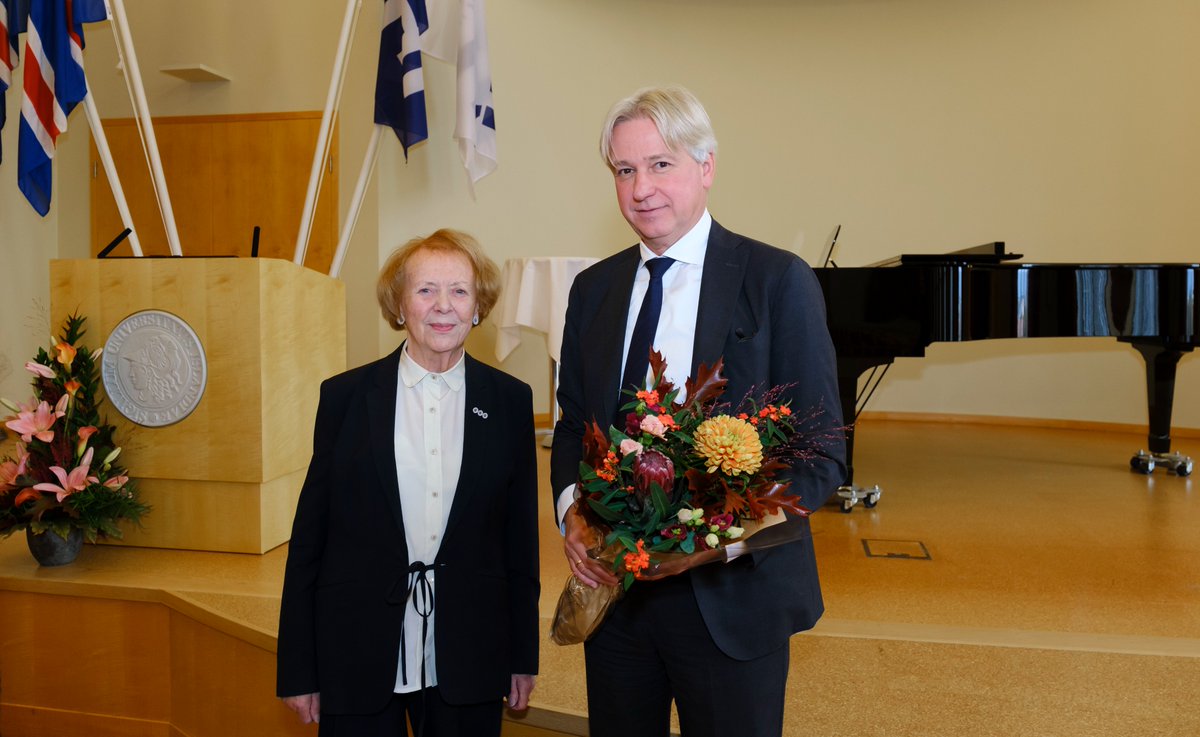 Join us congratulating Mr. Juergen Boos, the President and CEO of the Frankfurt Book Fair, who is the 2022 winner of the international Vigdís Prize, an award conferred for outstanding contributions to world languages and cultures. english.hi.is/news/juergen_b…