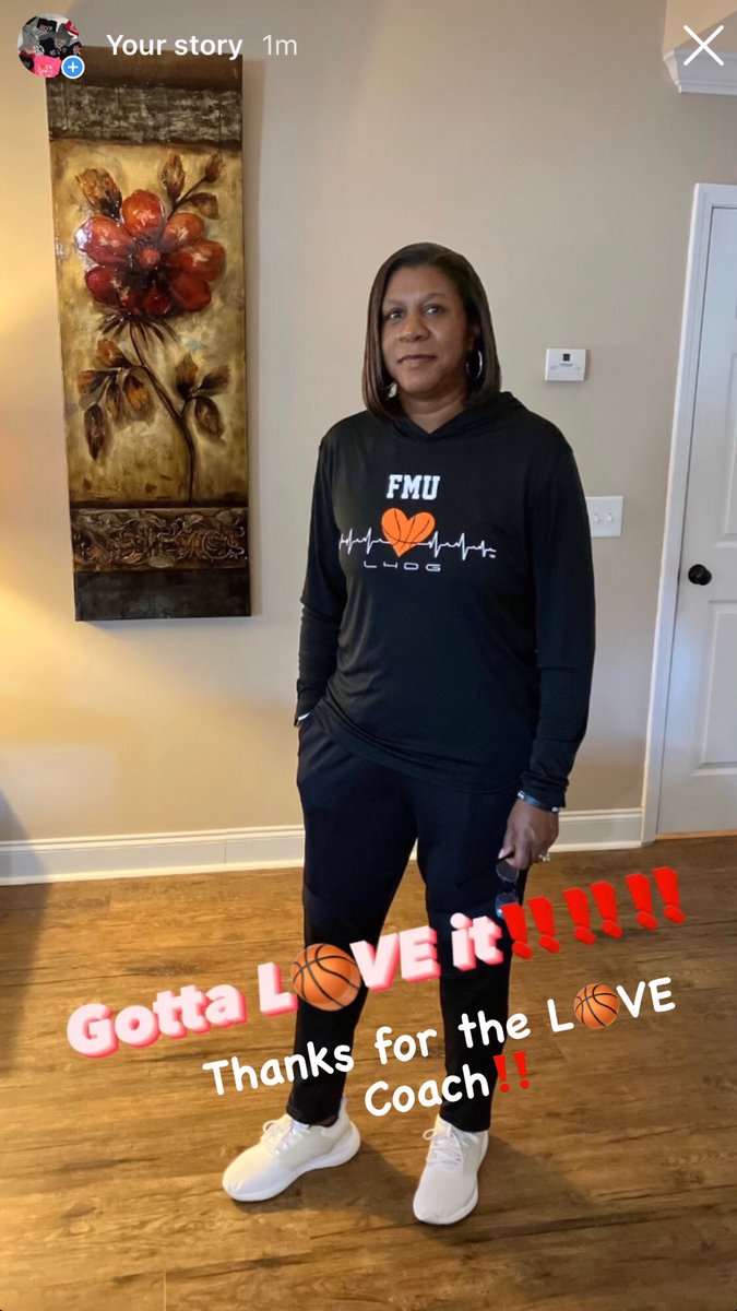 L_ve4dagame's tweet photo. Francis Marion University womens basketball coach, Coach Porter, looking good in the black #L4DG long sleeve hoodie warm-up‼️ Thanks for love Coach‼️ Can’t wait to see the whole team in the shirts‼️ #Support L🏀VE4DaGAME #Ballers #DailyDeposits #GymRats https://t.co/k5byJ6rdHY