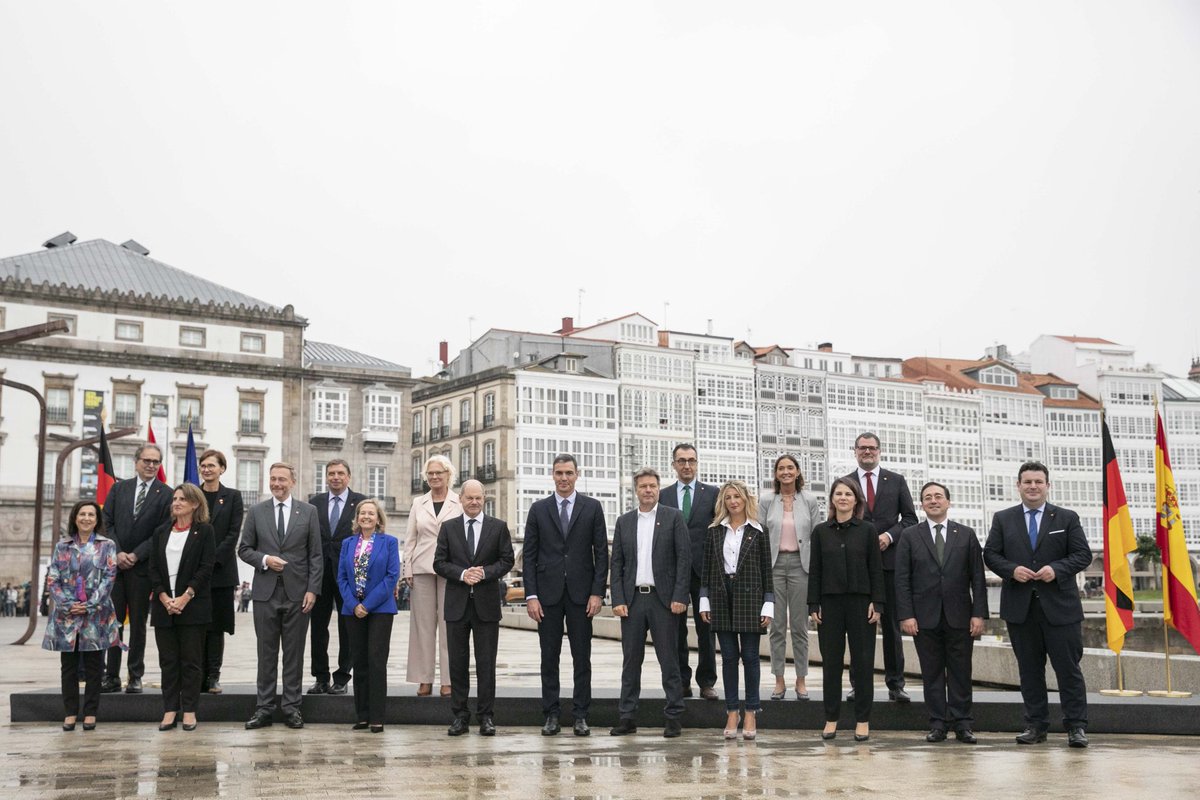 Hoxe foi un día histórico. A celebración do cume hispano-alemán supón unha gran proxección internacional para A Coruña, devolvéndonos o noso lugar no mapa das grandes cidades europeas.