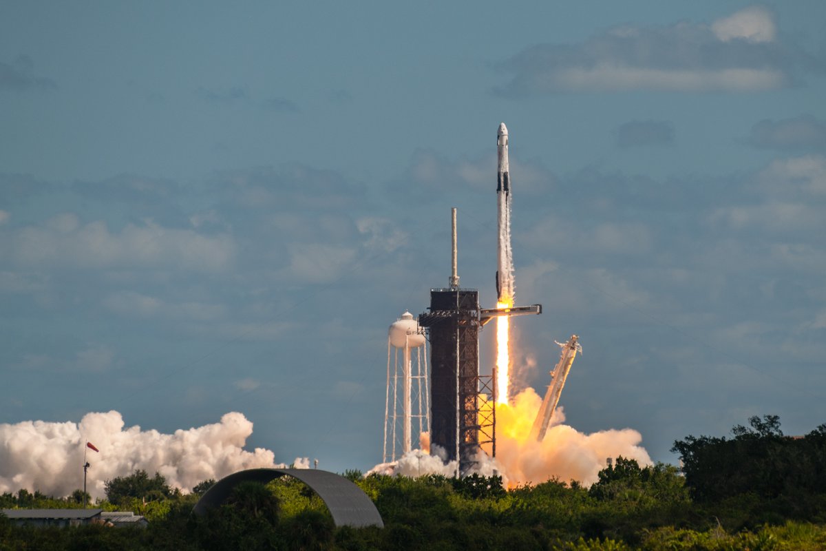 SLDelta45's tweet image. Less than a day later, the Airmen and Guardians of SLD 45 are back at it and supported the Crew-5 mission. Safe travels to all those on the Crew-5 mission, and a big thank you to everyone who makes it possible to #SetThePaceForSpace from AATS and the Eastern Range.