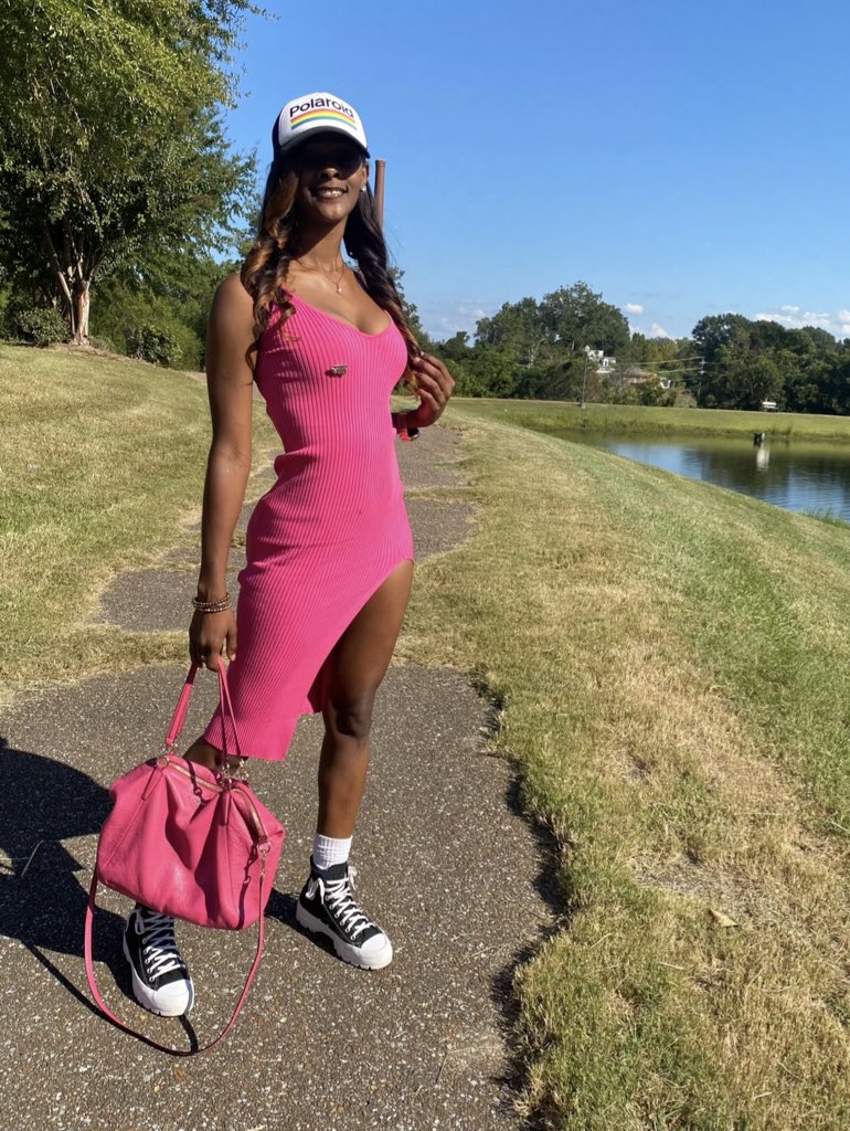JaySimone33's tweet photo. on Wednesday’s we wear PINK💓 https://t.co/6R5gdF55Pb