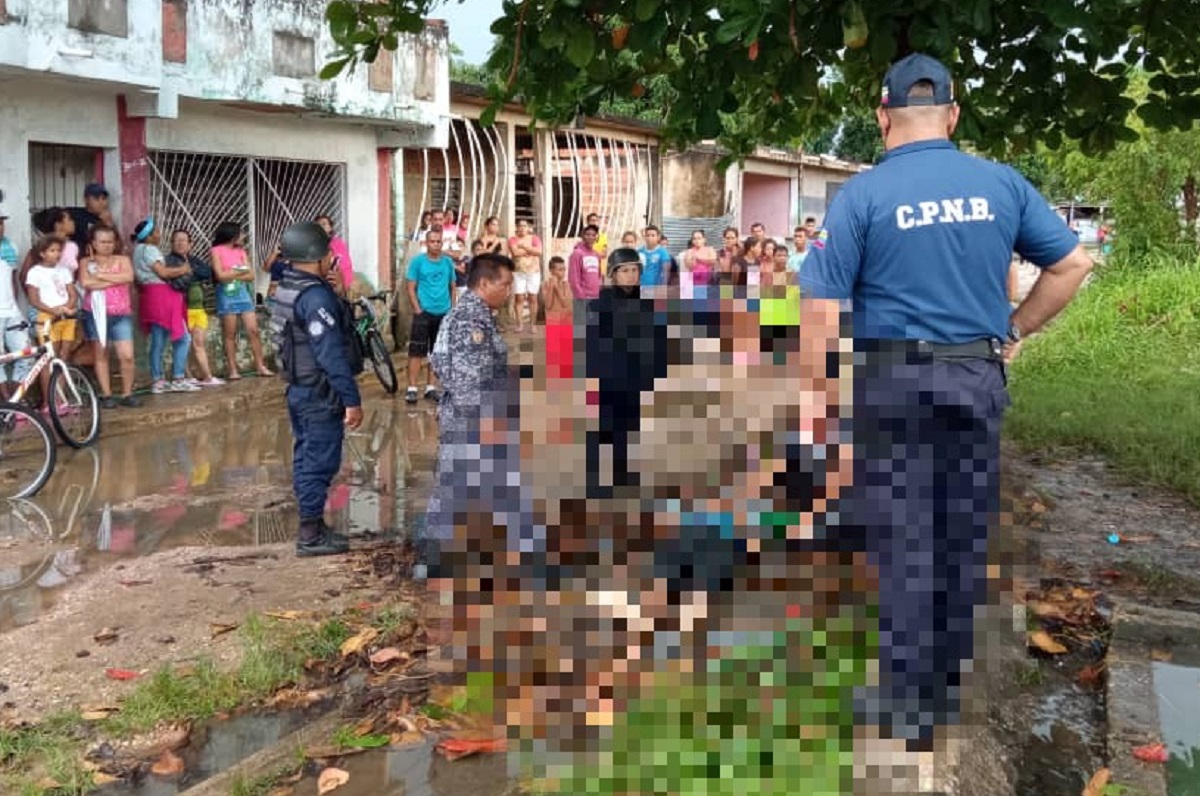 Adolescente murió tras caerle un rayo en Valencia dlvr.it/SZZlHq