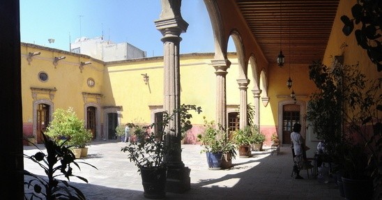 mafe_guz08's tweet photo. Uno de los lugares de celaya que más me gustan es la la casa de la cultura #Megustadecelaya #MaristaCelaya @ULISESCENTENO https://t.co/D990zNclef