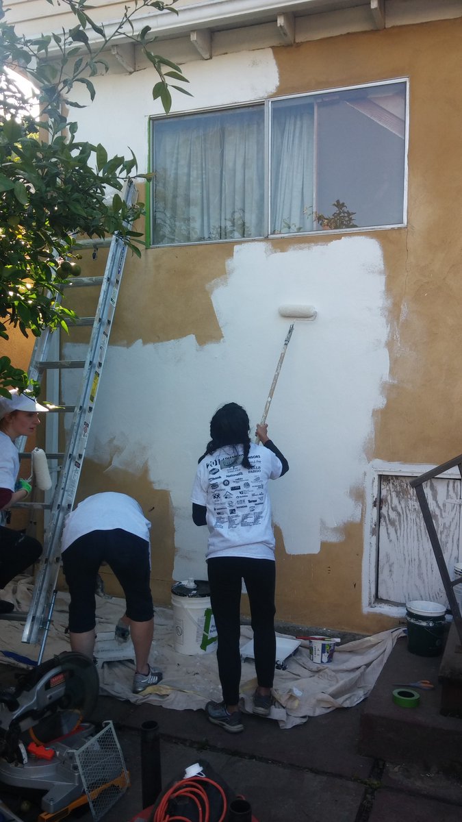RTOakland's tweet photo. On National Do Something Nice Day, take action by signing up to be a volunteer with us or by making a donation to help repair homes and rebuild lives. #dosomethingnice #dosomethingniceday #spreadlove #bekind https://t.co/ZFDmTXglzc