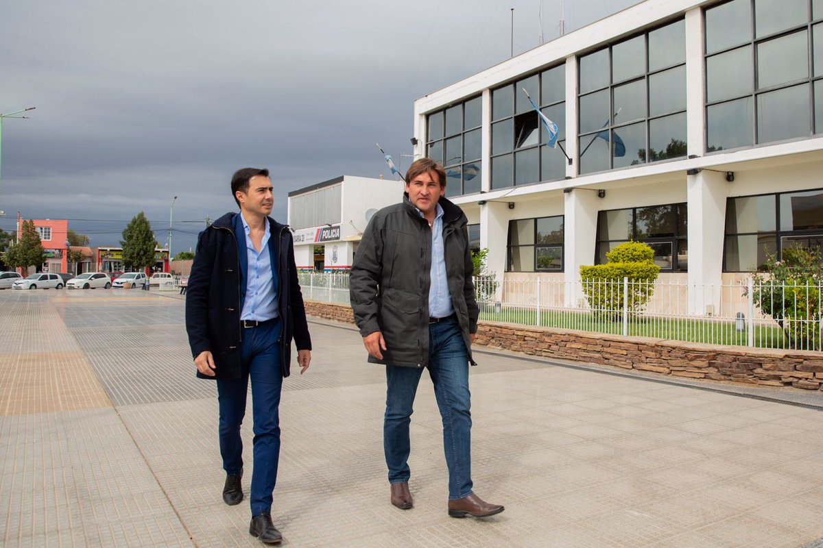 LuisHernanRueda's tweet image. En la mañana de hoy visité al intendente de Angaco, @carlosmazaeze.  Recorrimos obras de remodelación que se están llevando a cabo en el edificio municipal. 
También visitamos algunos de las obras que se están ejecutando en distintas partes del departamento.
#angaco  
#sanjuan
