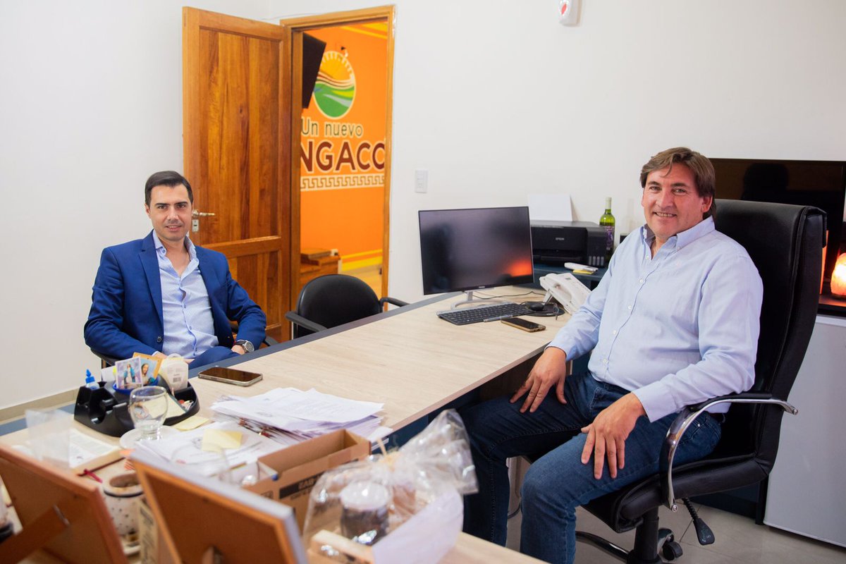 LuisHernanRueda's tweet image. En la mañana de hoy visité al intendente de Angaco, @carlosmazaeze.  Recorrimos obras de remodelación que se están llevando a cabo en el edificio municipal. 
También visitamos algunos de las obras que se están ejecutando en distintas partes del departamento.
#angaco  
#sanjuan