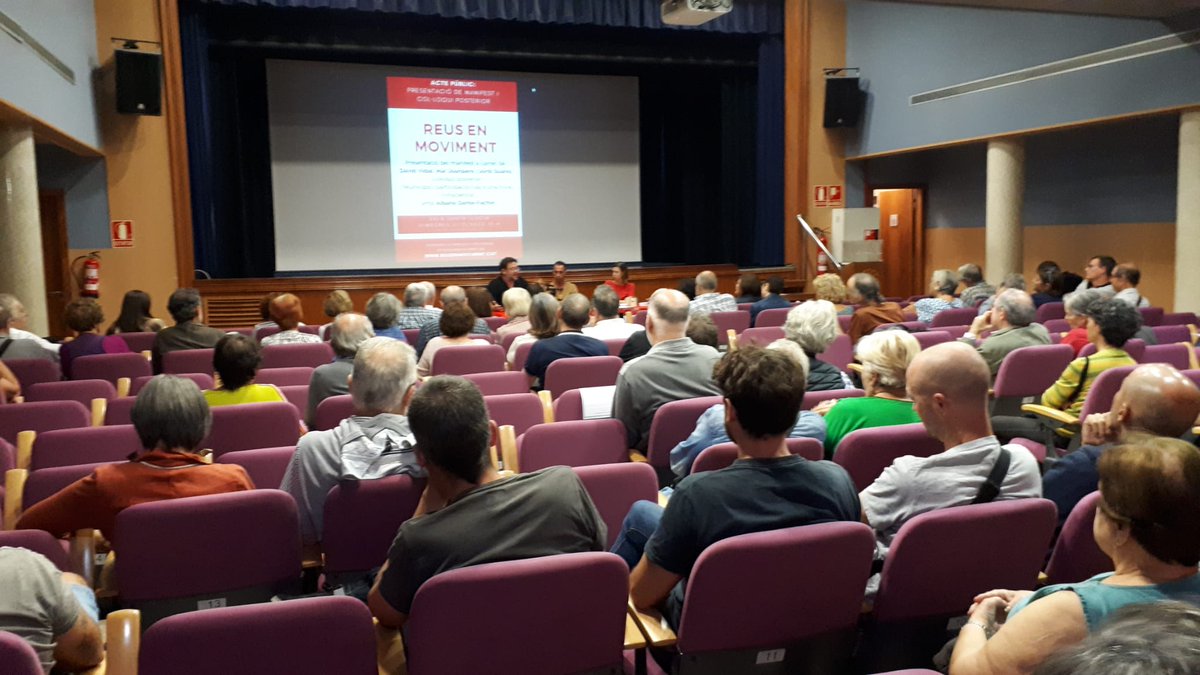 melibarberor's tweet photo. Tret de sortida de @ReusEnMoviment plataforma municipalista impulsada per @Dvidal_caballe @MarJoanp i Jordi Suarez q vol engrescar els reusencs fent política des de la proximitat, la transparencia, el rigor i la participació. Bon debat amb @AlbanoDante76
Endavant!

@MovEsquerres https://t.co/4Xfy3Sbu1M