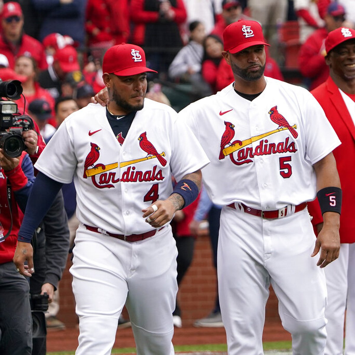 AugieNash's tweet image. Albert Pujols Final Career Numbers:
1914 Runs
3384 Hits
686 2B
703 HR
2218 RBI
.296 BA
6211 TB
145 OPS+

Yadi Molina Final Career Numbers:
777 Runs
2168 Hits
408 2B
176 HR
1022 RBI
.277 BA
3118 TB
96 OPS+

#STLCards  #STLCardenales